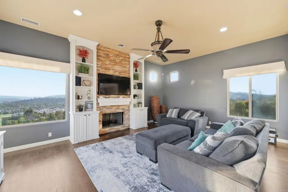 14040 Iris Lane Poway, CA 92064