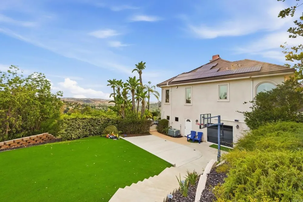 14040 Iris Lane Poway, CA 92064