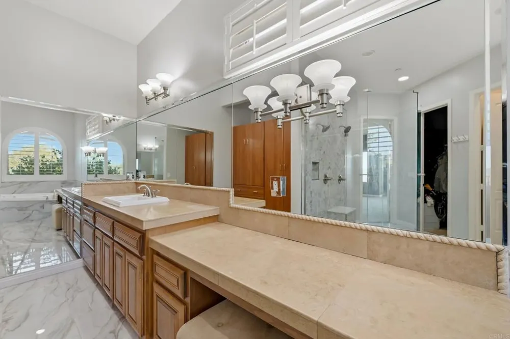 14040 Iris Lane Poway, CA 92064