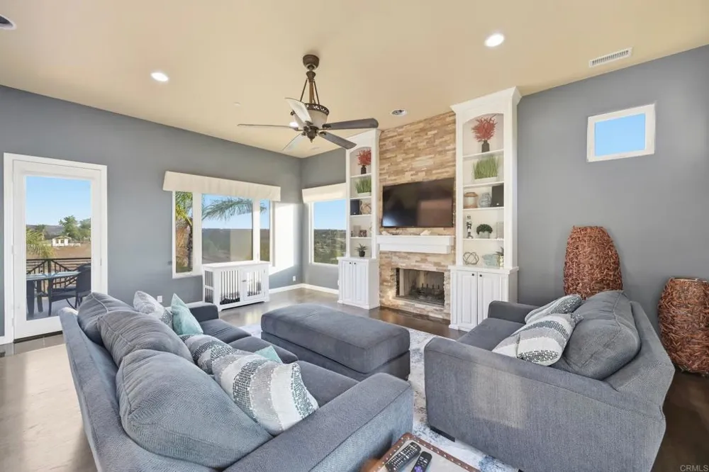 14040 Iris Lane Poway, CA 92064