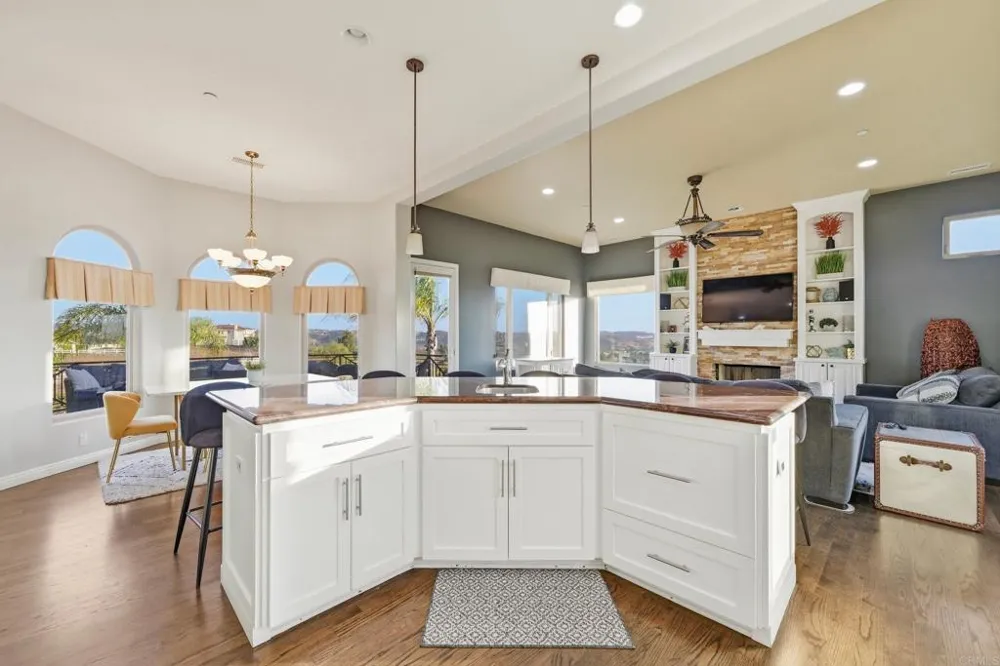 14040 Iris Lane Poway, CA 92064