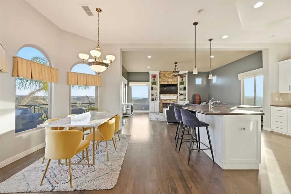 14040 Iris Lane Poway, CA 92064