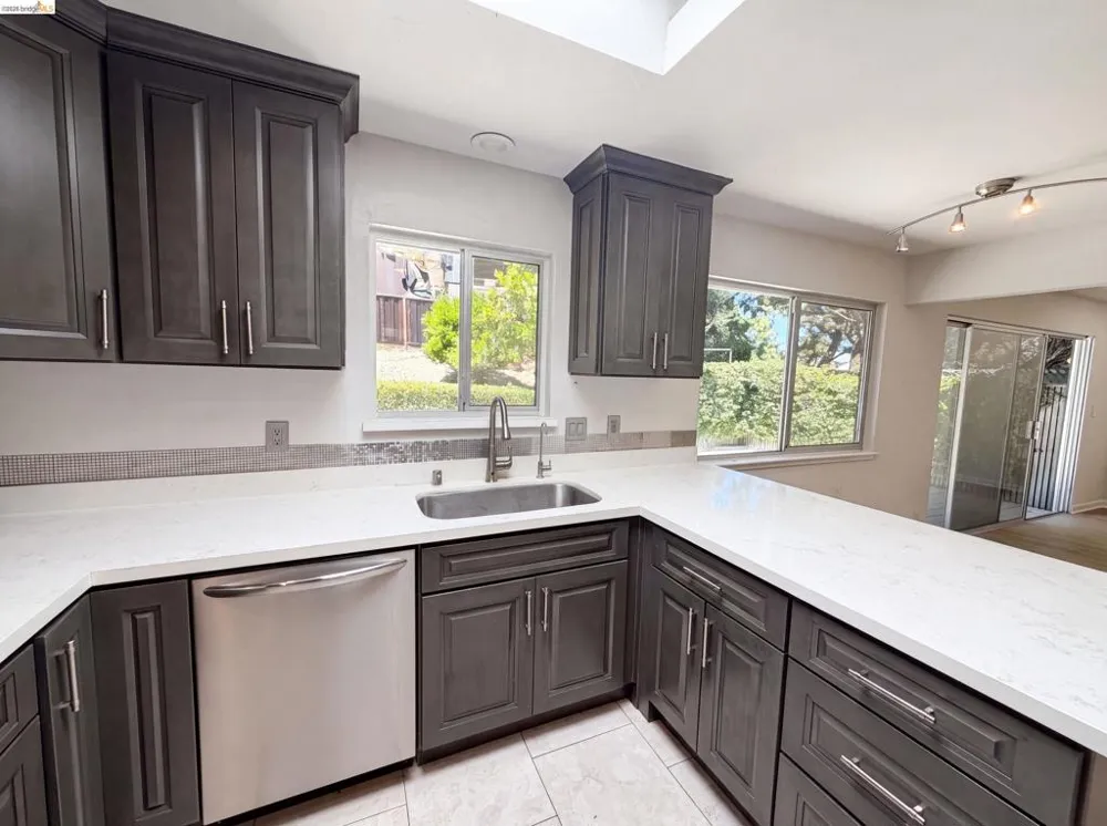 612 Tahos Rd Orinda, CA 94563