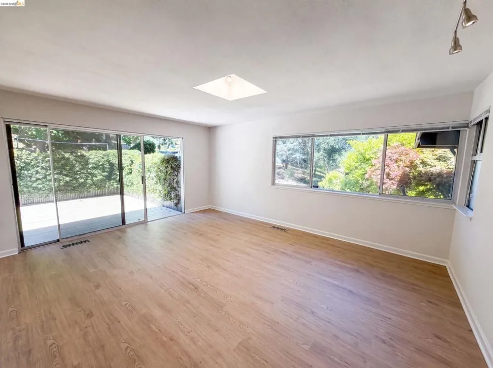 612 Tahos Rd Orinda, CA 94563
