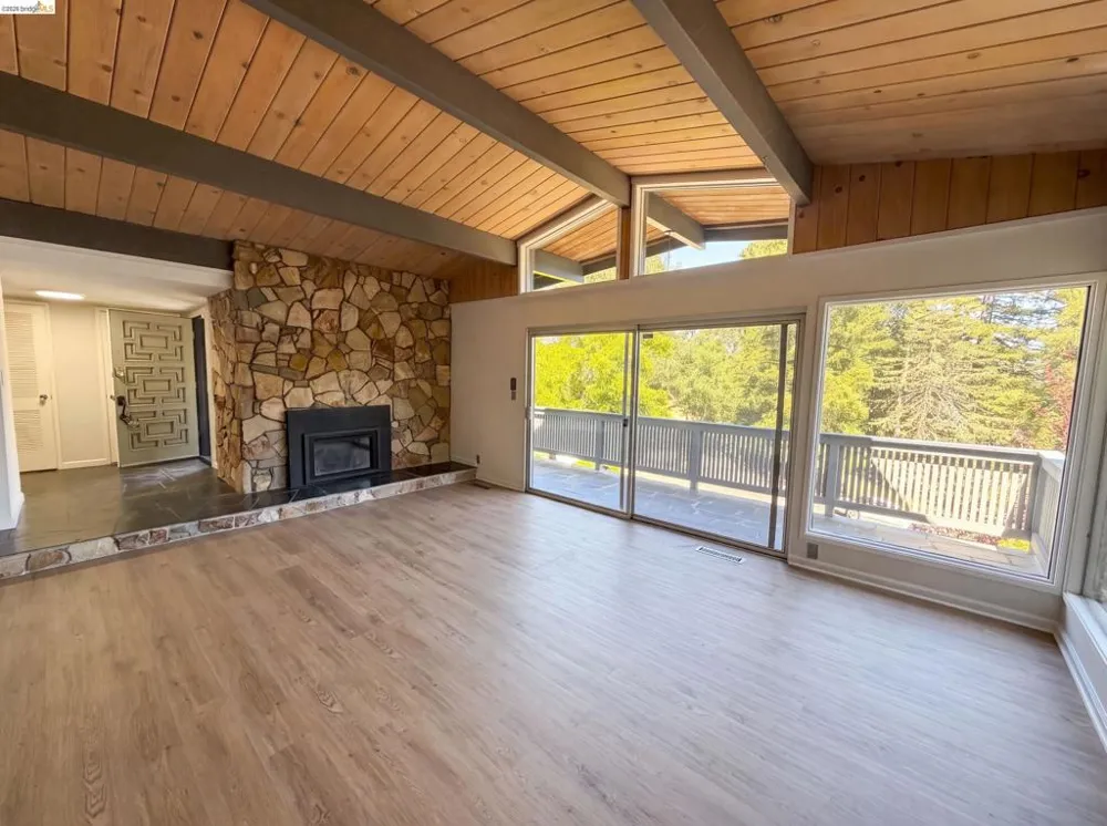 612 Tahos Rd Orinda, CA 94563