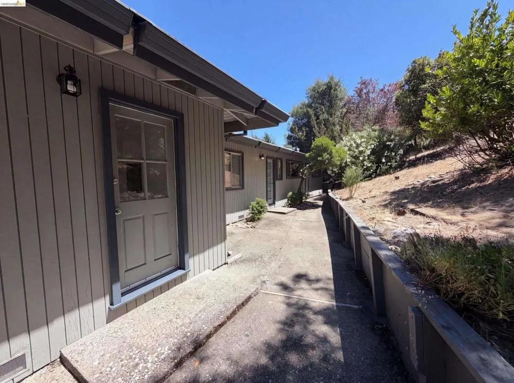 612 Tahos Rd Orinda, CA 94563