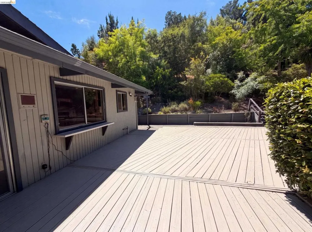 612 Tahos Rd Orinda, CA 94563