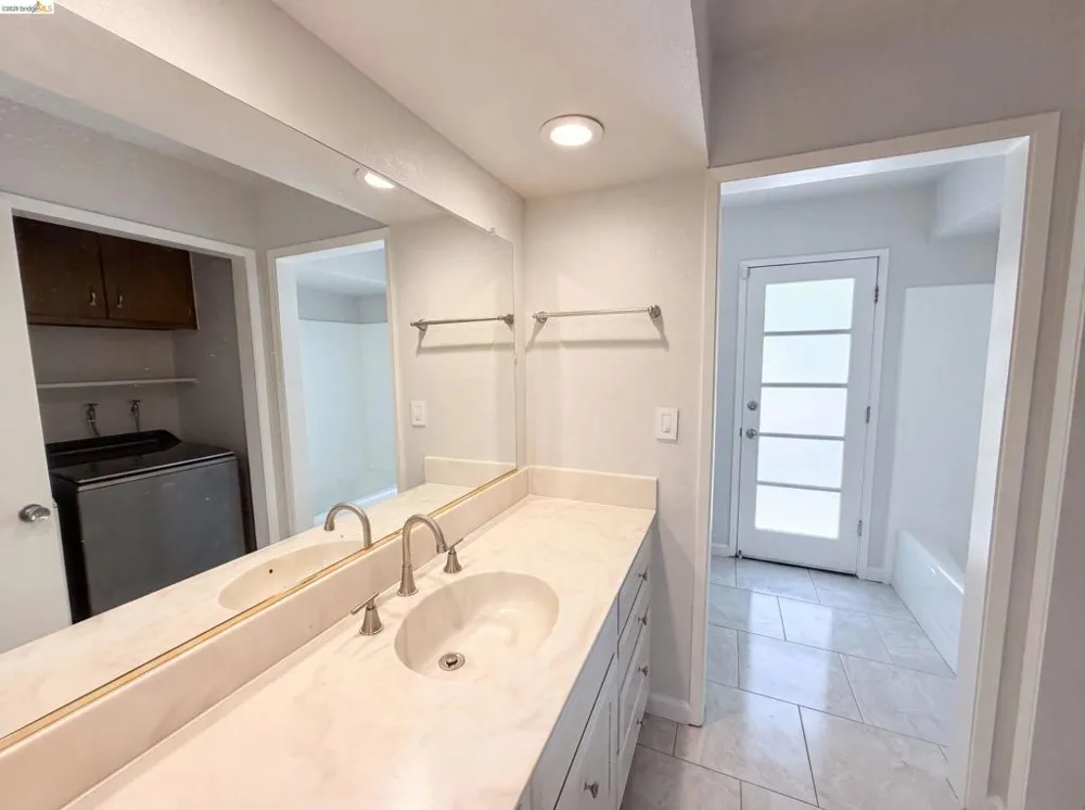 612 Tahos Rd Orinda, CA 94563