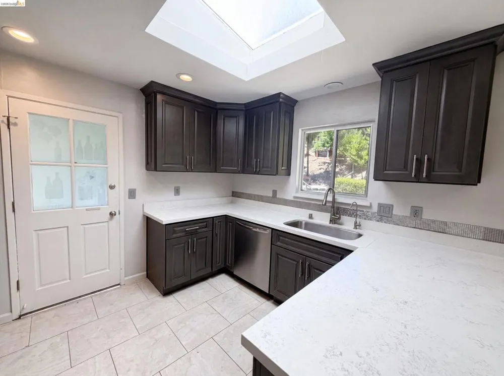 612 Tahos Rd Orinda, CA 94563
