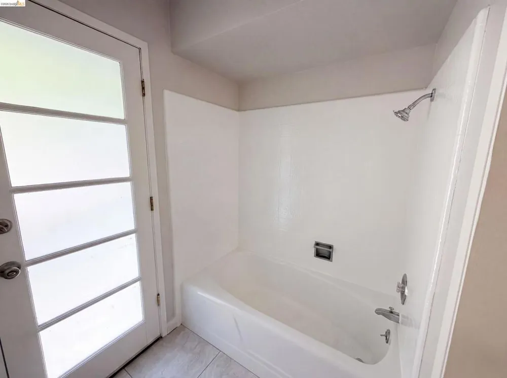 612 Tahos Rd Orinda, CA 94563