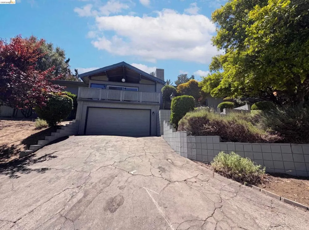 612 Tahos Rd Orinda, CA 94563