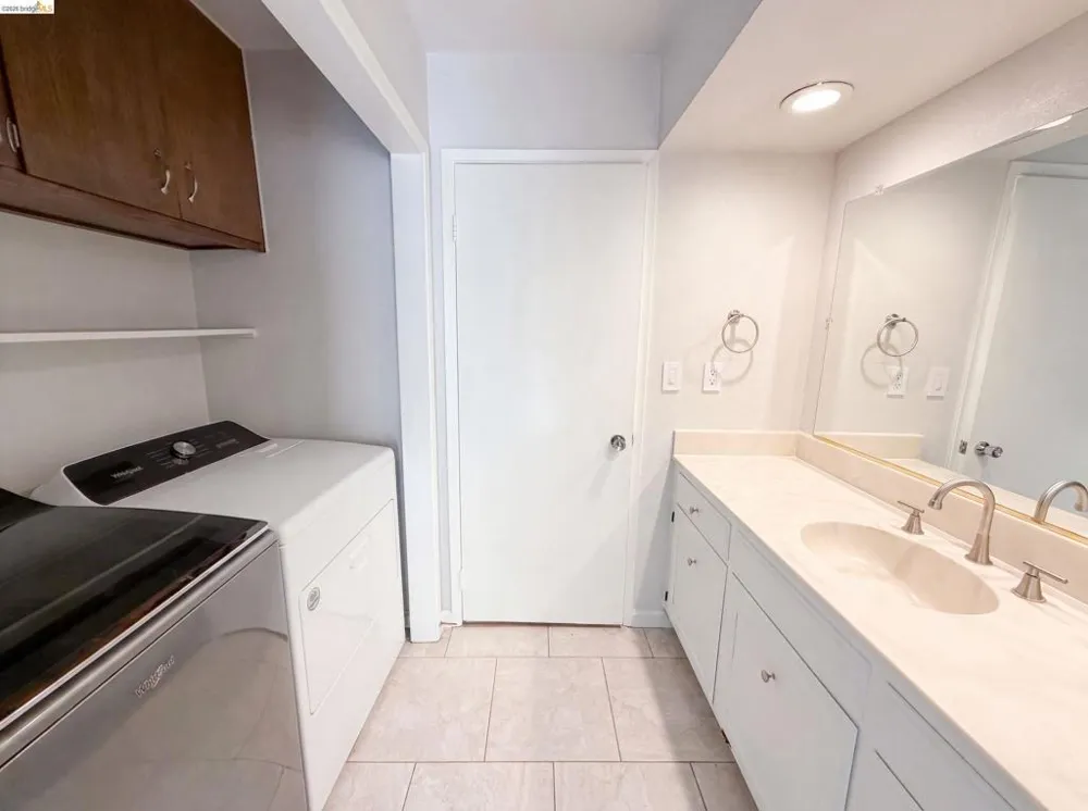 612 Tahos Rd Orinda, CA 94563