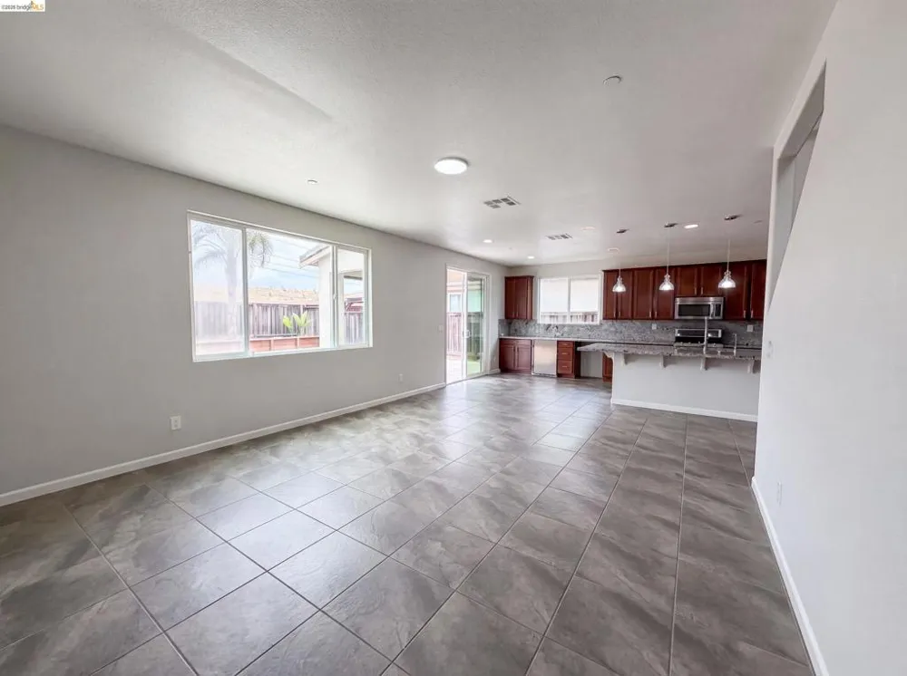 1519 Sycamore Dr Oakley, CA 94561