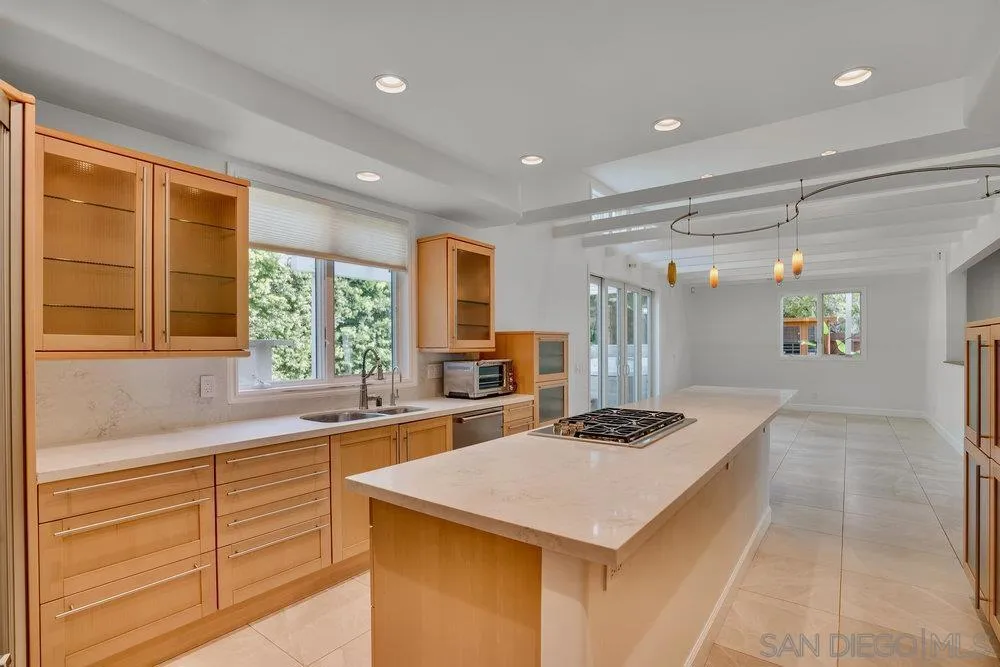 5247 Chelsea La Jolla, CA 92037