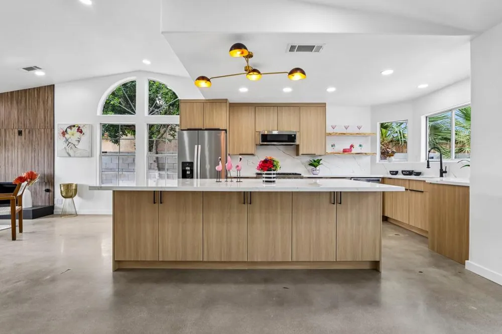 1941 Marguerite Street Palm Springs, CA 92264