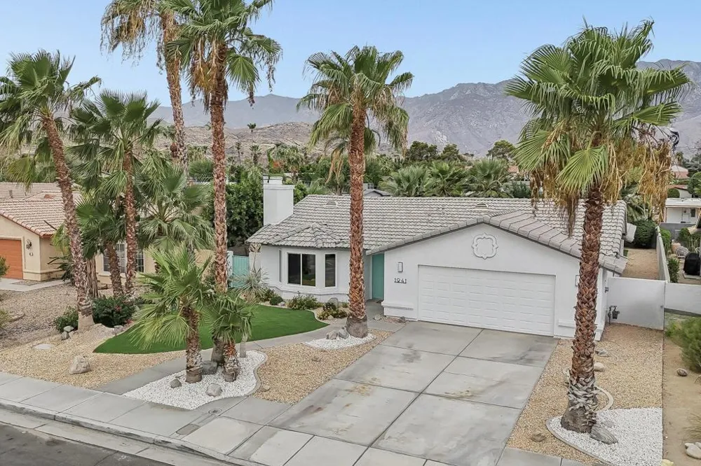 1941 Marguerite Street Palm Springs, CA 92264
