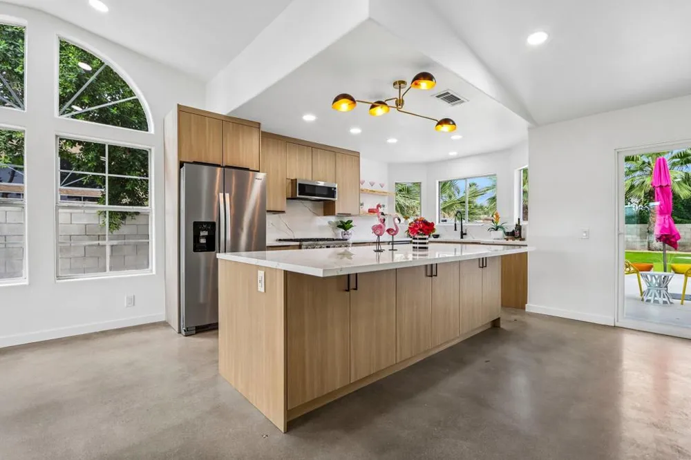 1941 Marguerite Street Palm Springs, CA 92264