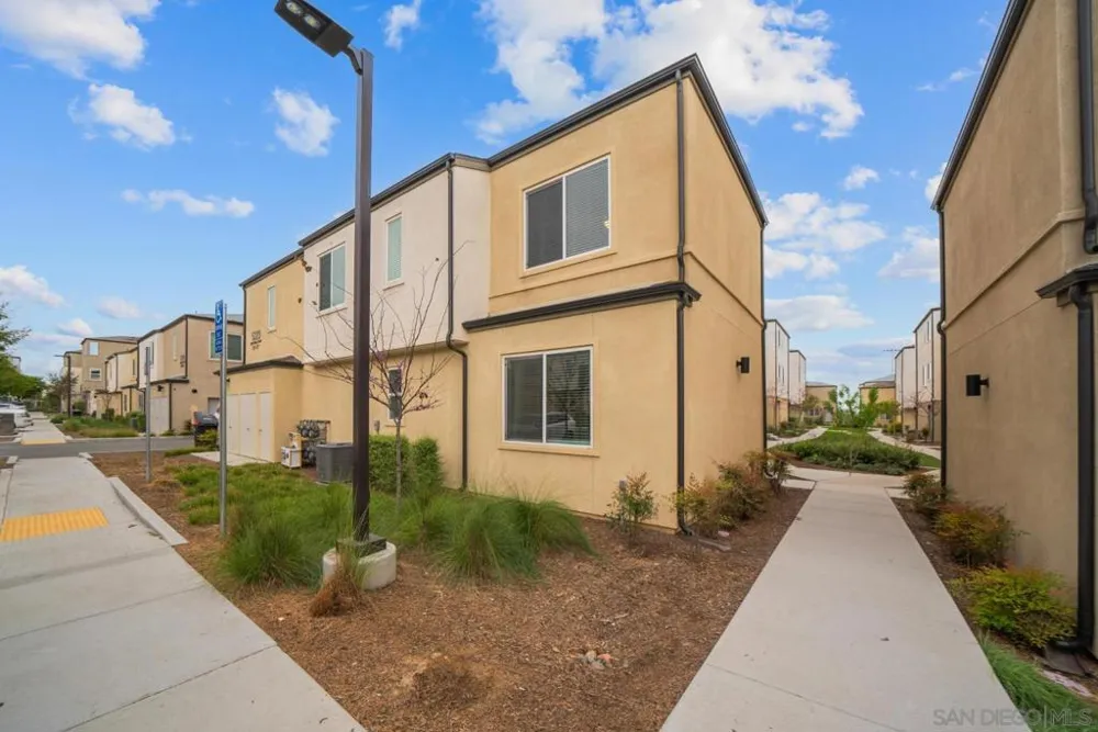 5223 Surfwalk Way #111 San Diego, CA 92154