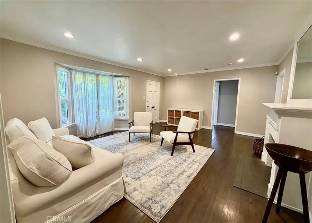 12454 Kling Studio City, CA 91604