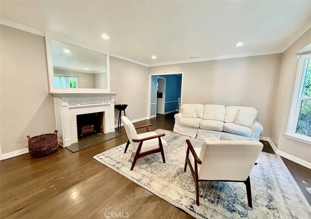 12454 Kling Studio City, CA 91604