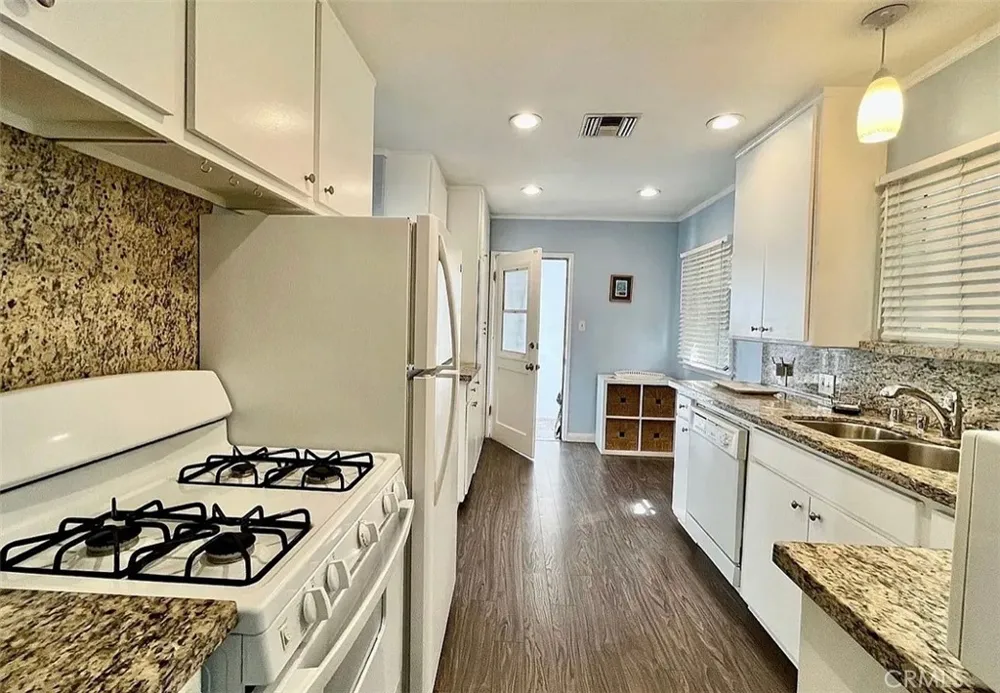 12454 Kling Studio City, CA 91604