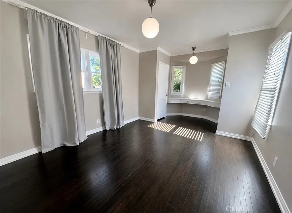 12454 Kling Studio City, CA 91604