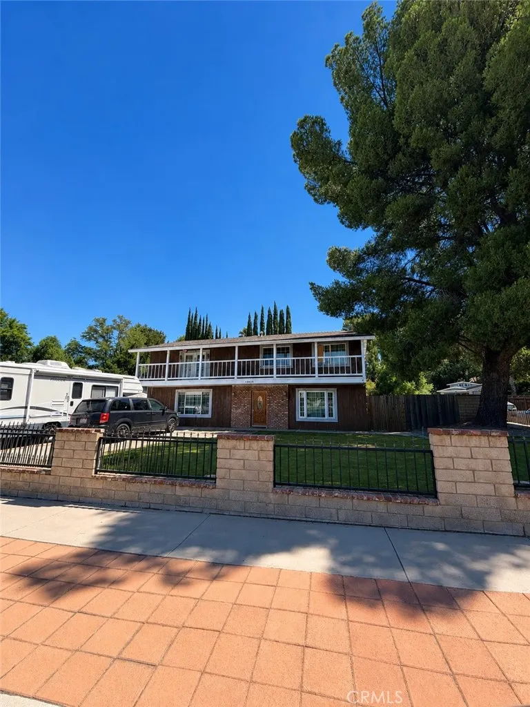 18925 Cedar Valley Newhall, CA 91321