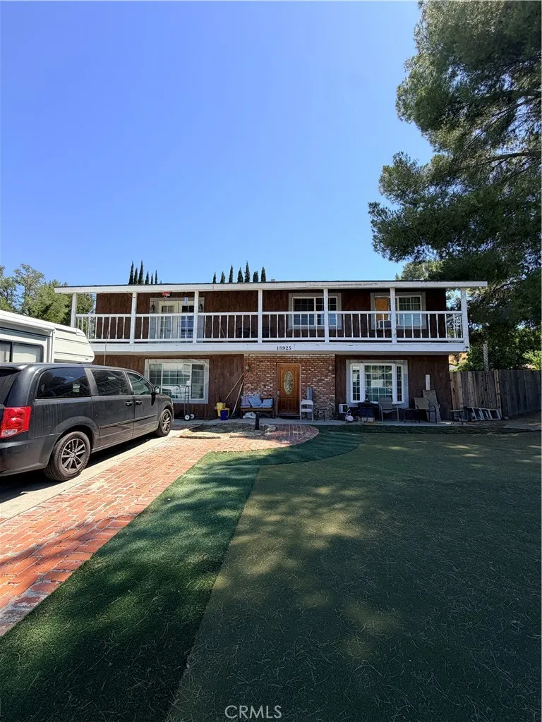 18925 Cedar Valley Newhall, CA 91321