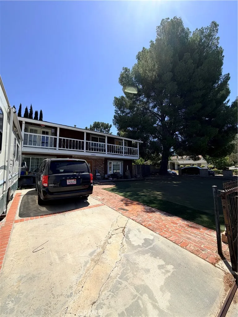 18925 Cedar Valley Newhall, CA 91321