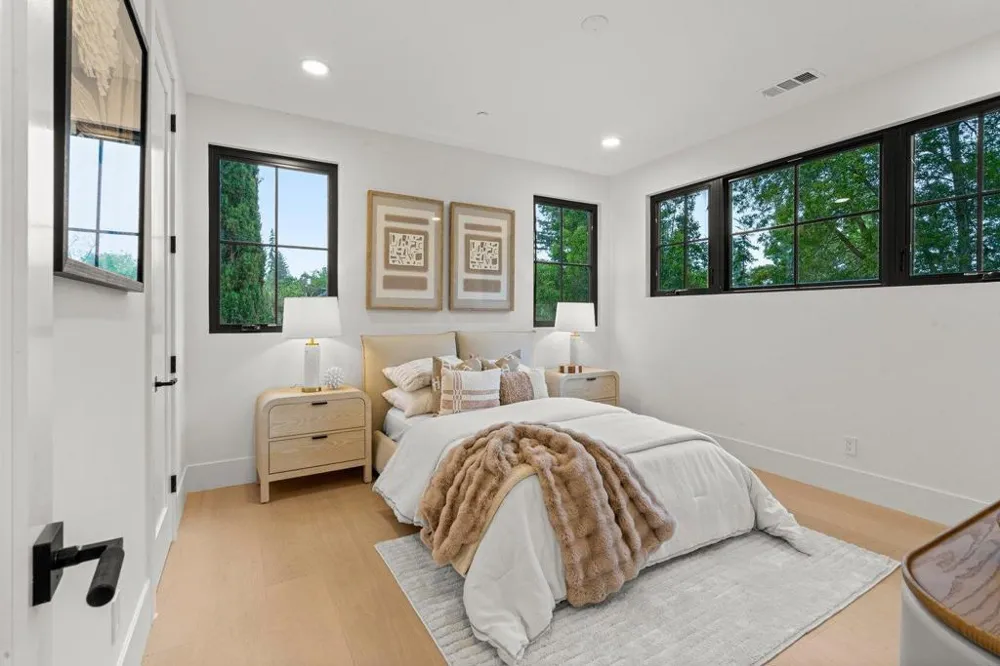 15 San Juan Avenue Menlo Park, CA 94025