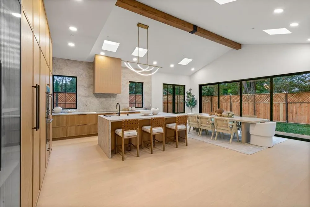 15 San Juan Avenue Menlo Park, CA 94025