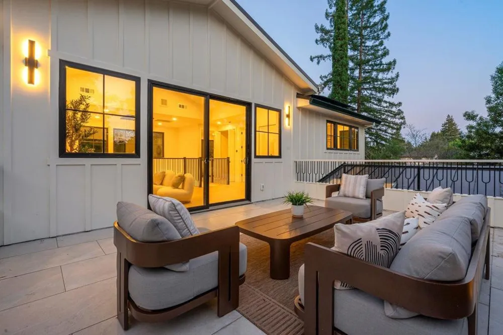 15 San Juan Avenue Menlo Park, CA 94025