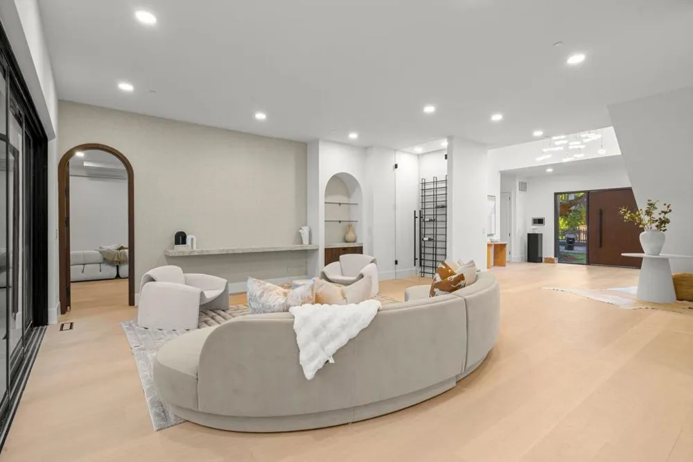 15 San Juan Avenue Menlo Park, CA 94025