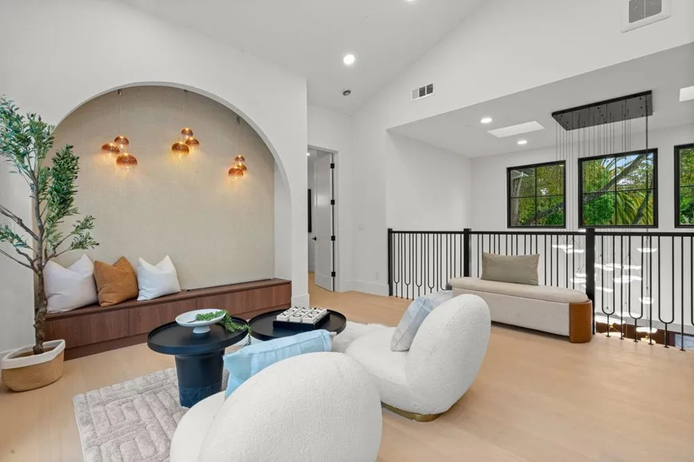 15 San Juan Avenue Menlo Park, CA 94025