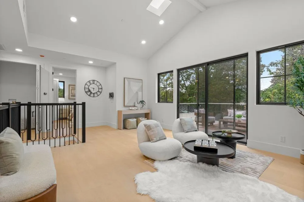15 San Juan Avenue Menlo Park, CA 94025
