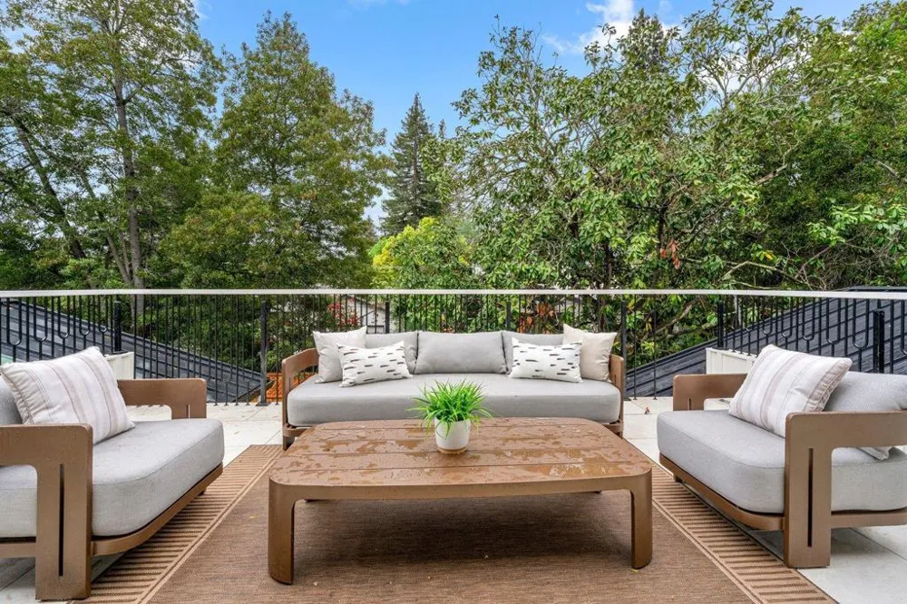 15 San Juan Avenue Menlo Park, CA 94025
