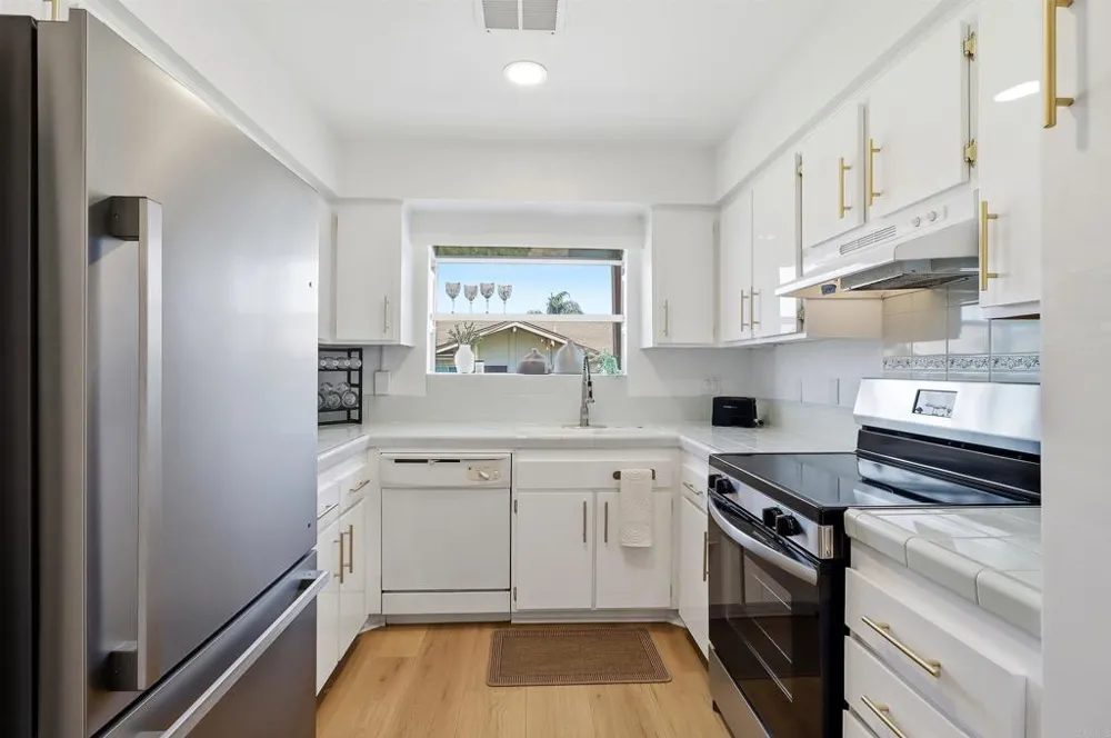 1039 Plover Way Oceanside, CA 92057