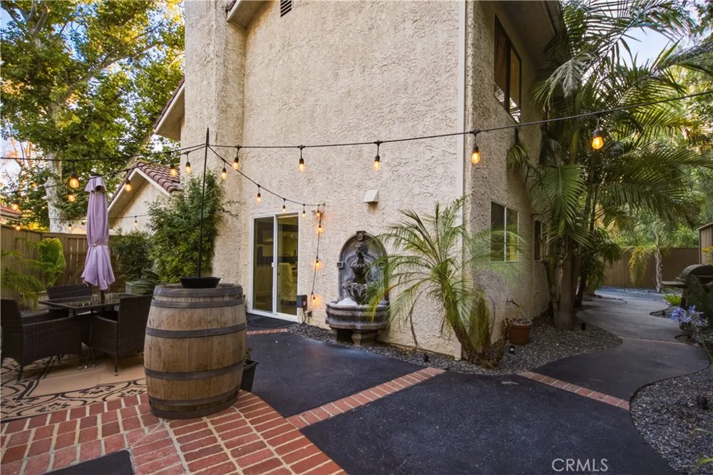 6767 Pheasant Oak Park, CA 91377