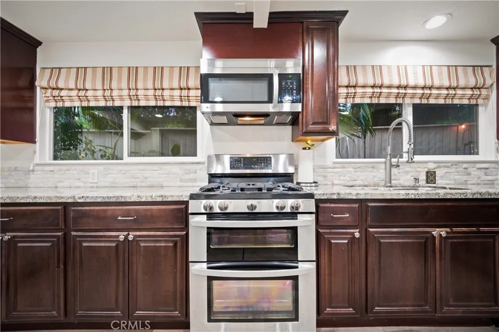 6767 Pheasant Oak Park, CA 91377
