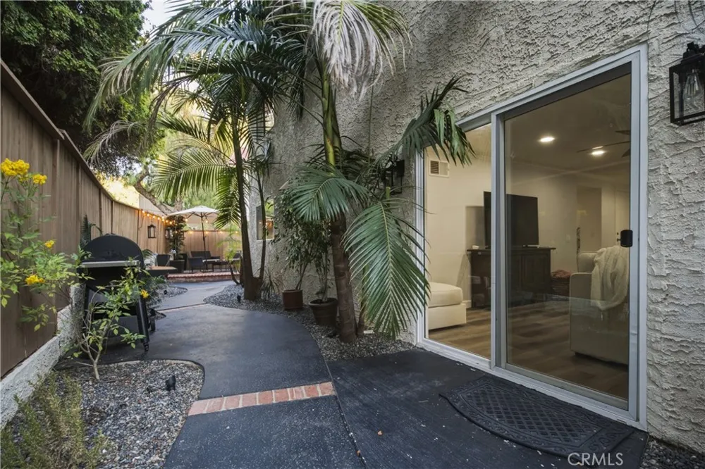 6767 Pheasant Oak Park, CA 91377