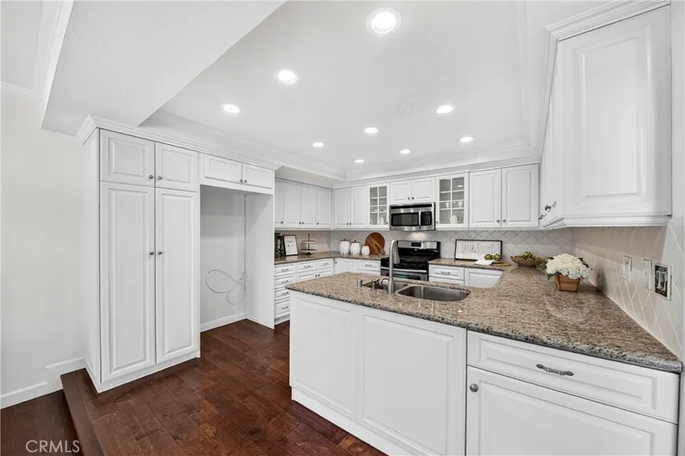 636 Colonial Circle Fullerton, CA 92835