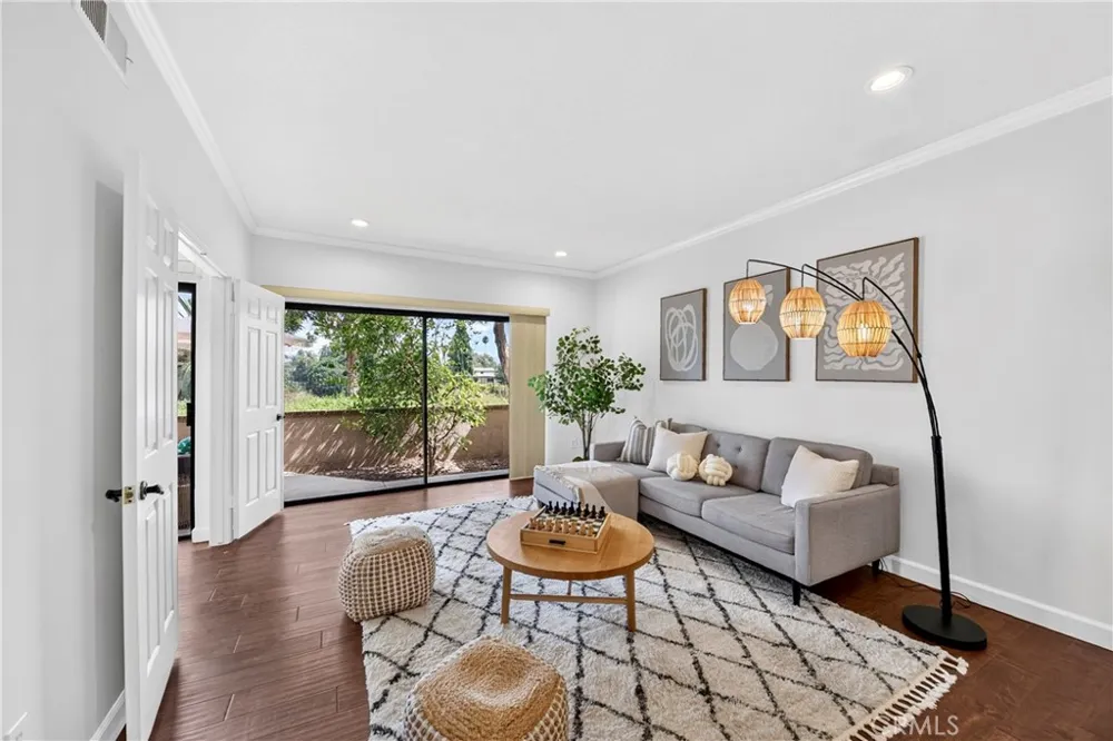 636 Colonial Circle Fullerton, CA 92835