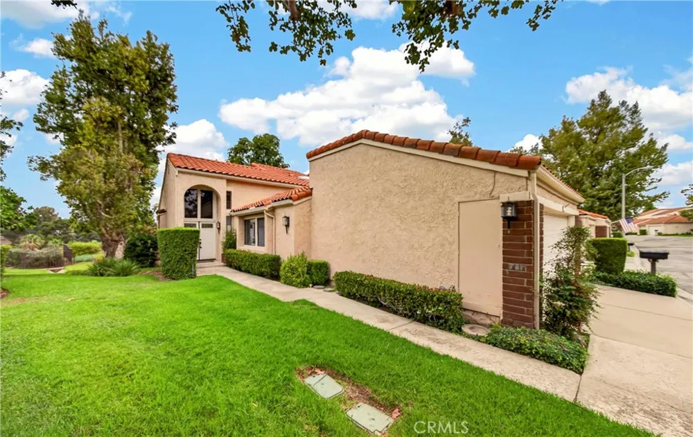 636 Colonial Circle Fullerton, CA 92835