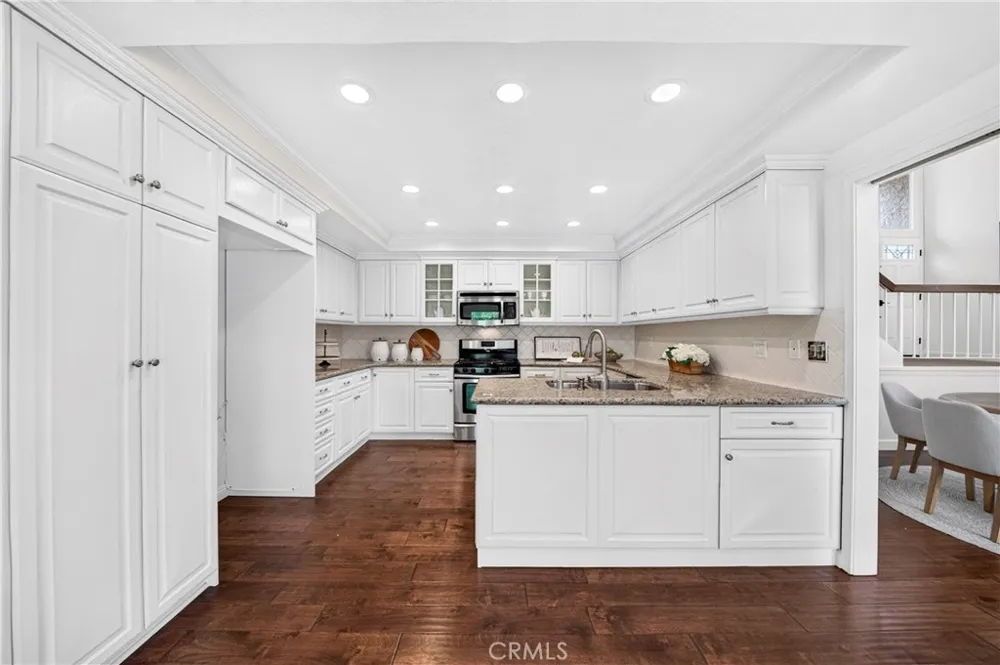 636 Colonial Circle Fullerton, CA 92835