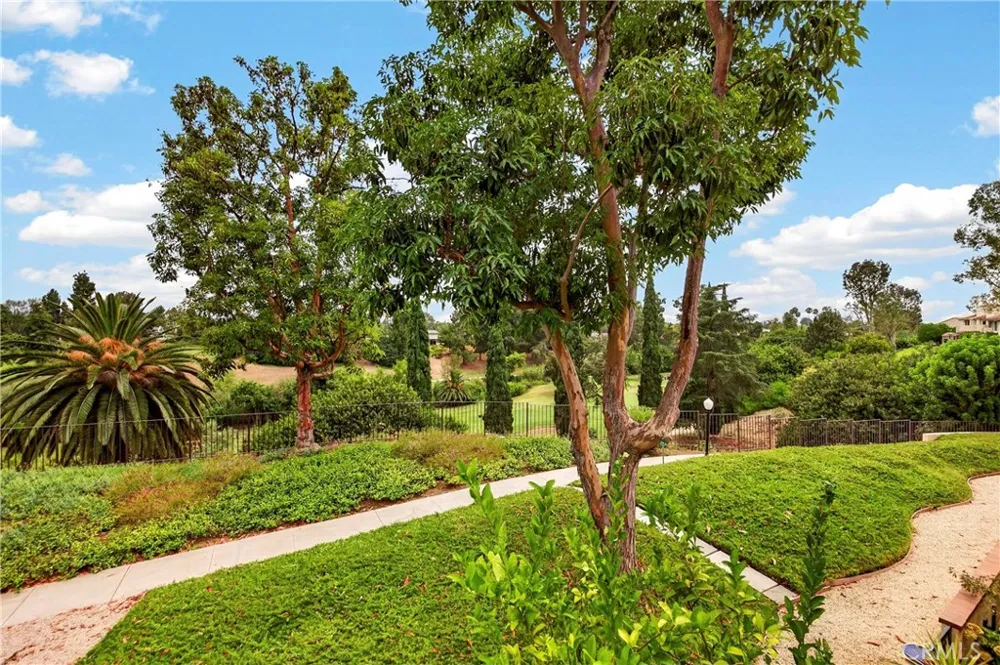 636 Colonial Circle Fullerton, CA 92835