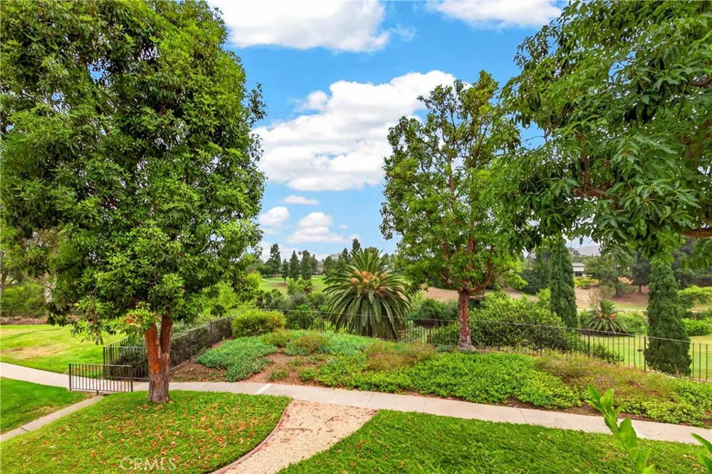 636 Colonial Circle Fullerton, CA 92835