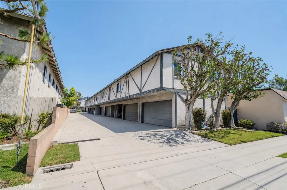 9441 Flower Street #203 Bellflower, CA 90706
