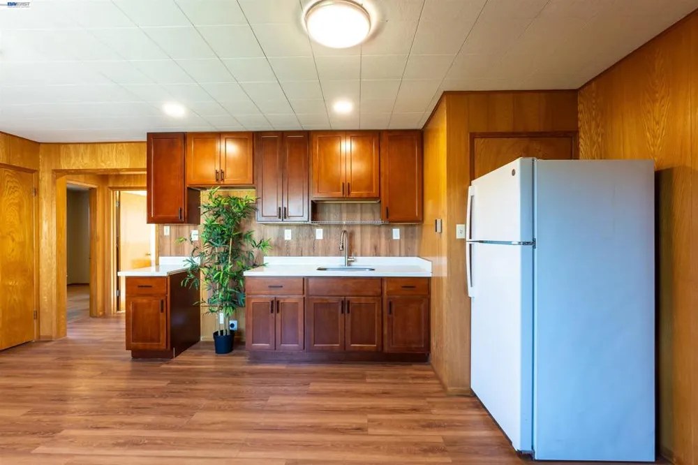 404 Bradrick Dr San Leandro, CA 94578