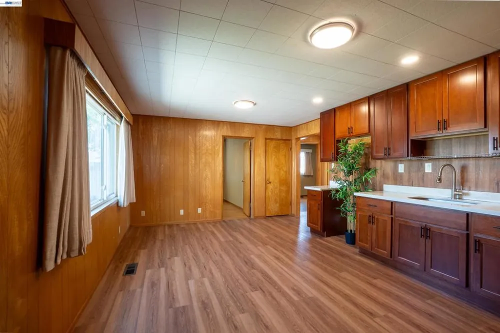 404 Bradrick Dr San Leandro, CA 94578