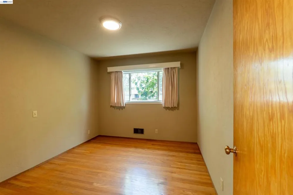 404 Bradrick Dr San Leandro, CA 94578